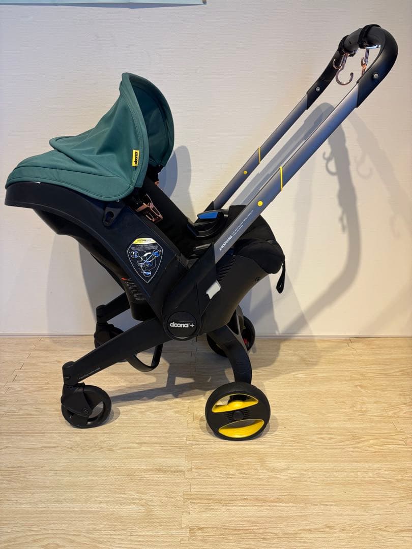 doona ベビーカー グリーン