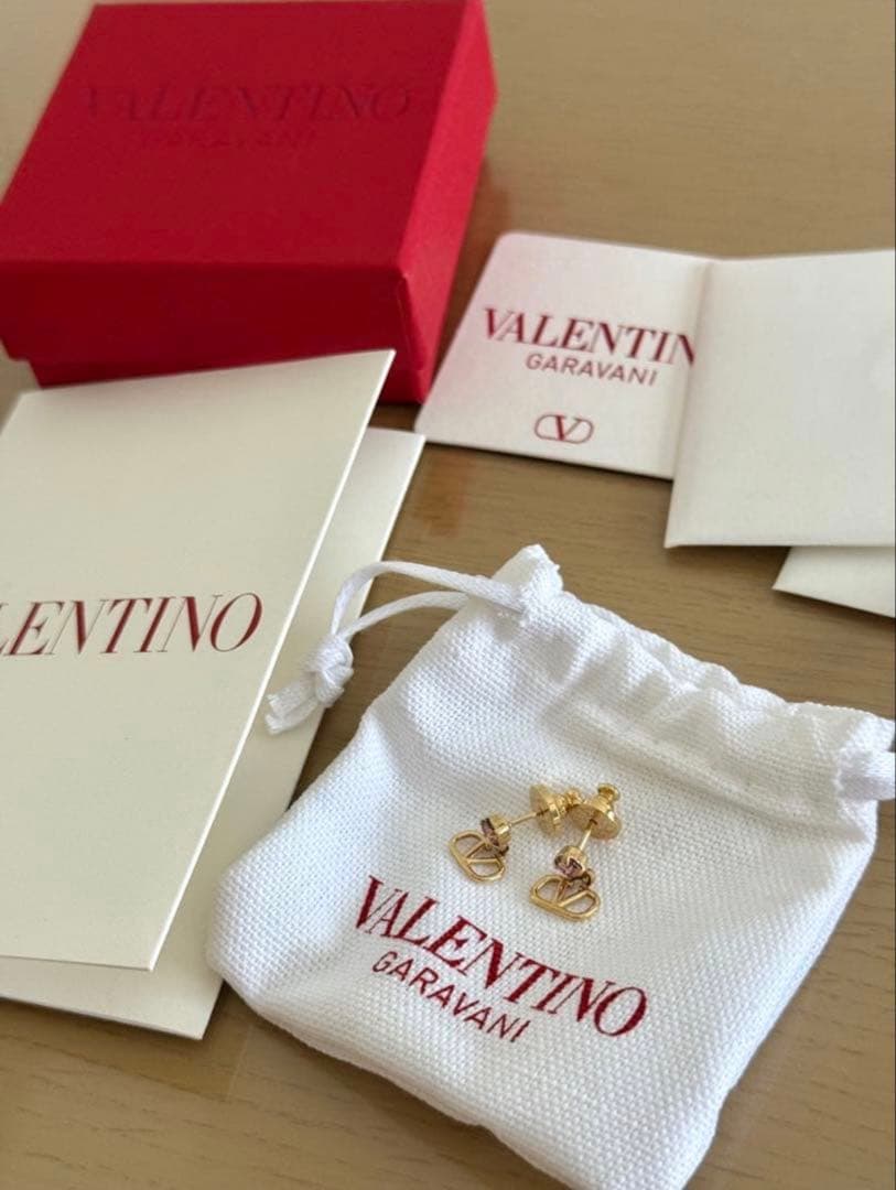 VALENTINO ピアス 数時間2回のみ使用