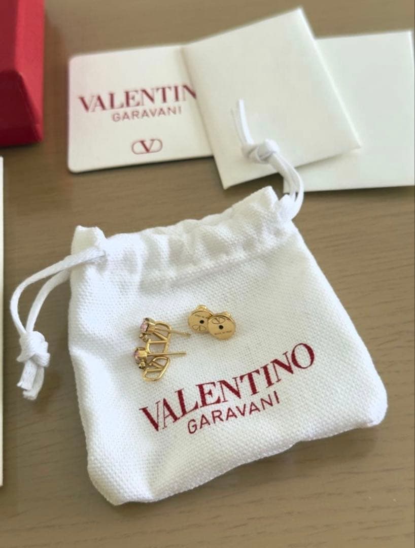 VALENTINO ピアス 数時間2回のみ使用