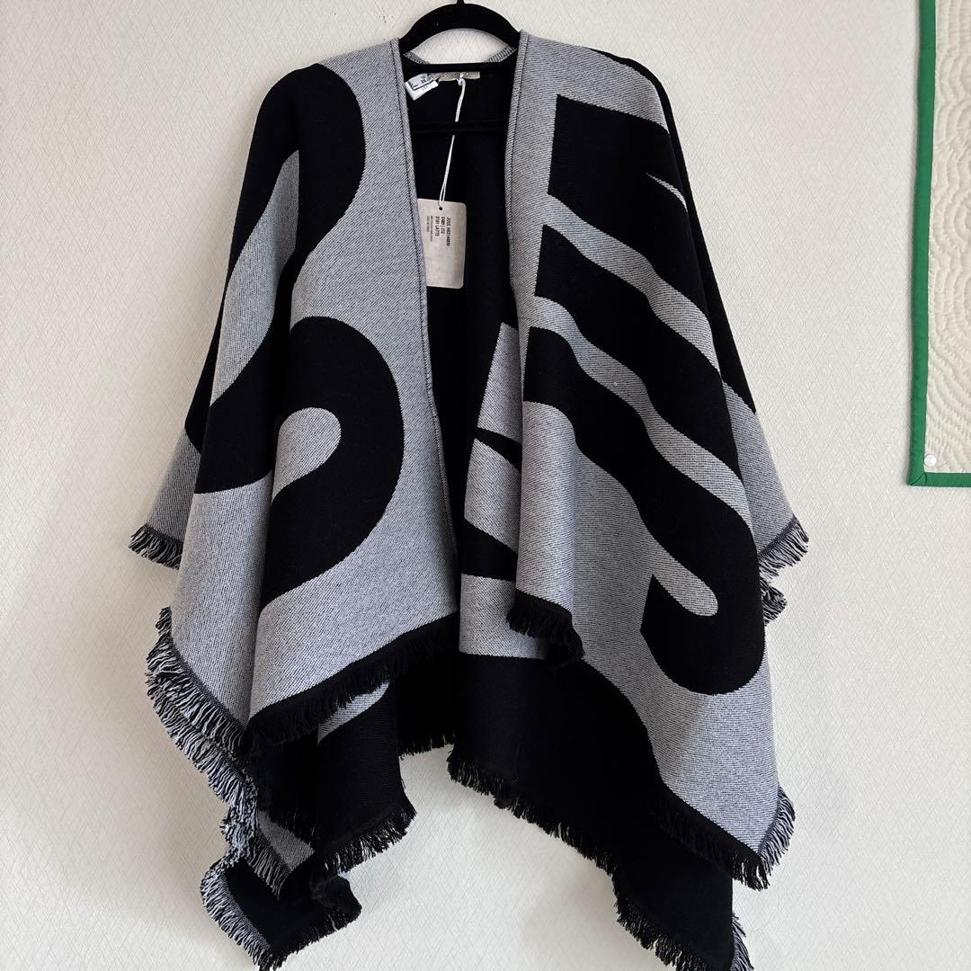 未使用　ジミーチュウ　ストール　ポンチョ