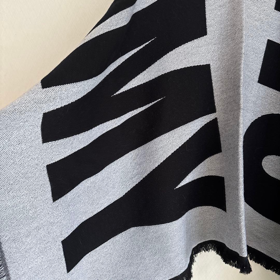 未使用　ジミーチュウ　ストール　ポンチョ