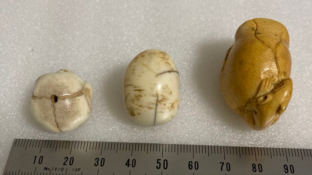 天然素材　髑髏　彫刻　根付　置物