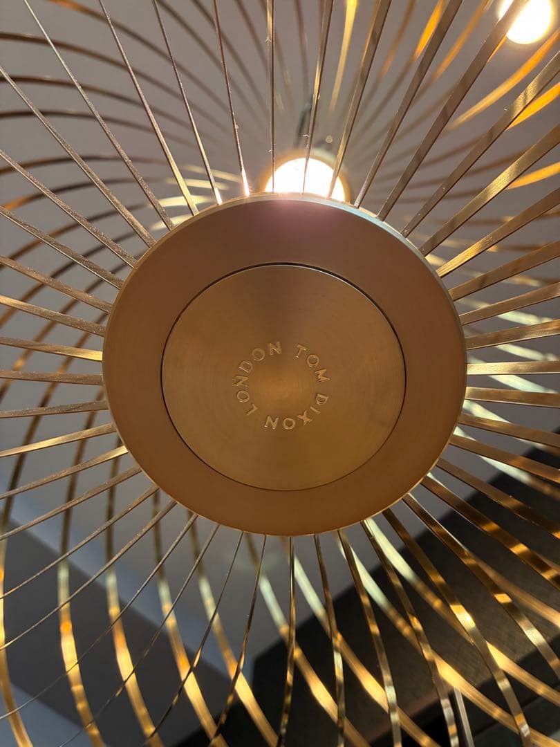 トムディクソン スプリングペンダントライト ミディアム ブラス 展示品 極美品