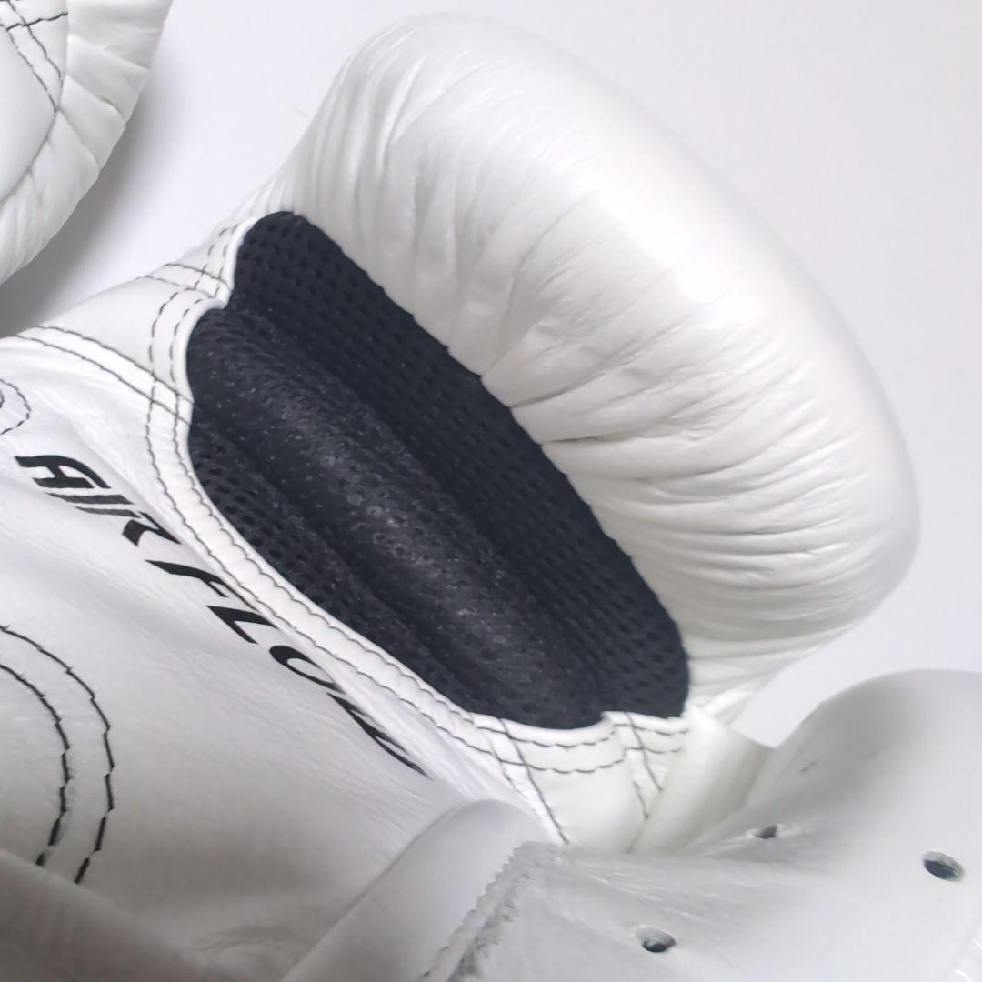 未使用級　TWINS　ツインズ SPECIAL ボクシンググローブ　8OZ　白