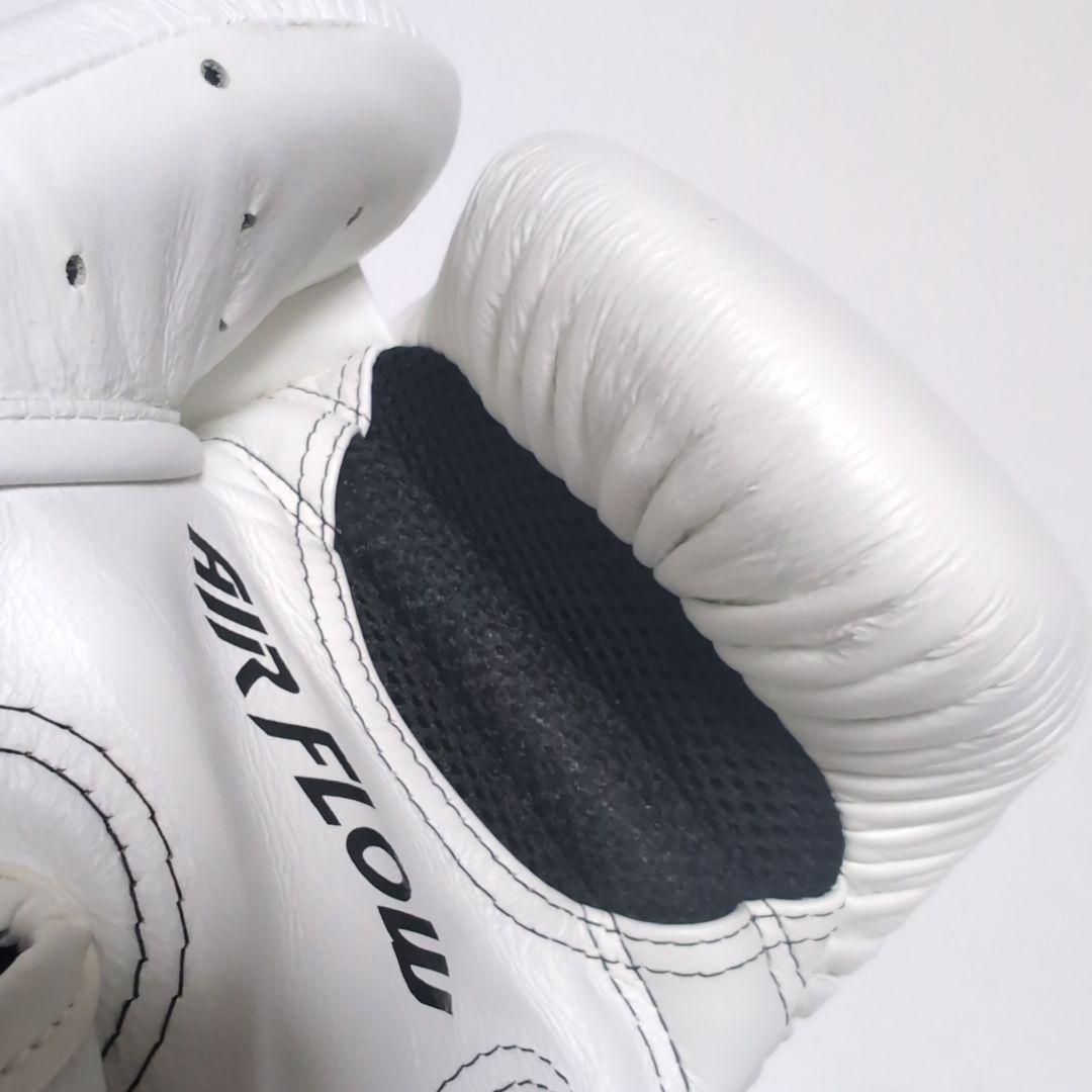 未使用級　TWINS　ツインズ SPECIAL ボクシンググローブ　8OZ　白