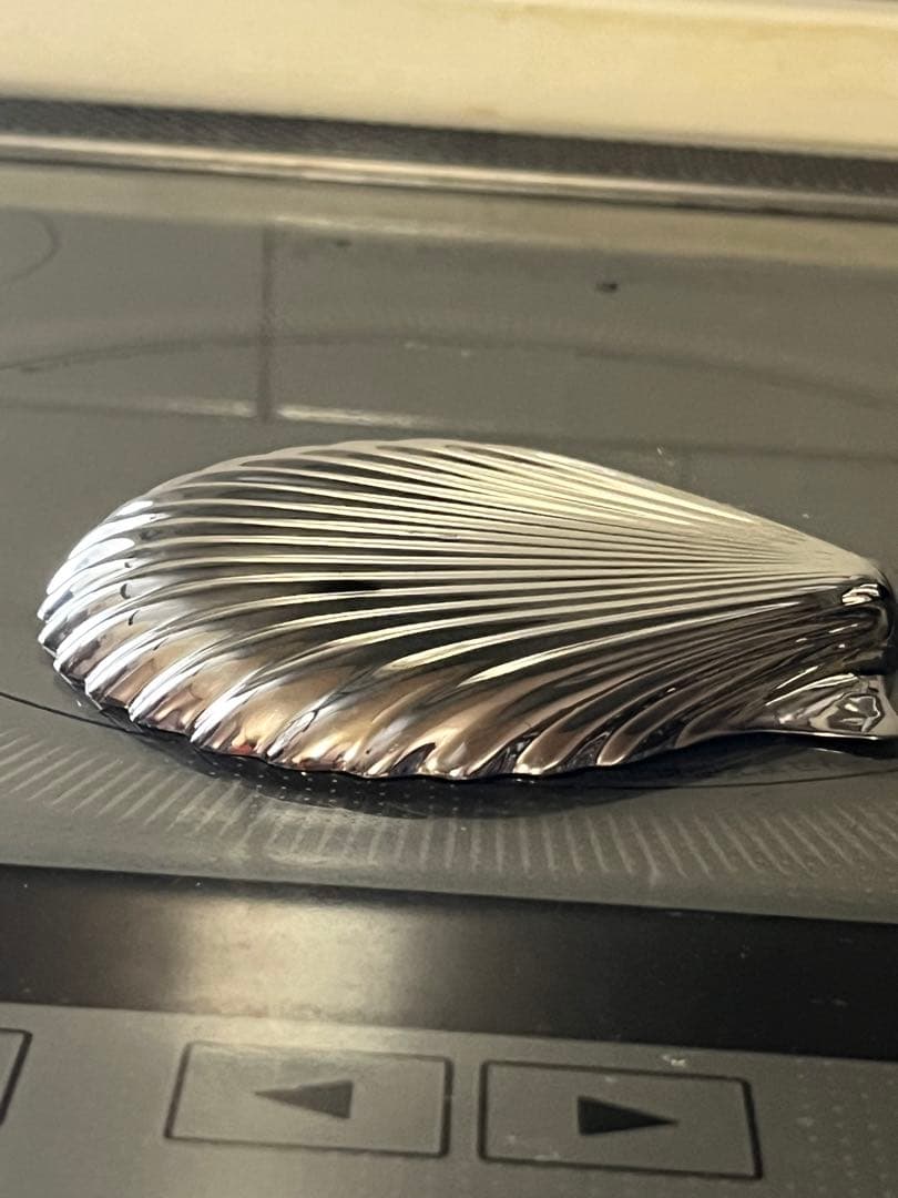 純銀製可愛い貝型の銘々皿