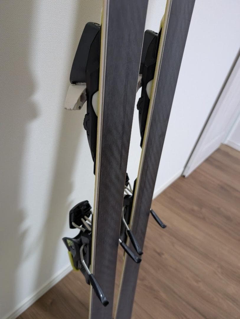 スキー板 V-SHAPE LYT V8 163cm 軽量ハイエンド