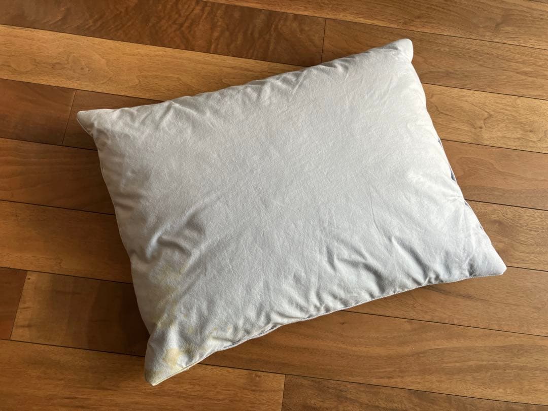 日本航空　JAL 国際線　機内　ビジネスクラス　枕　まくら