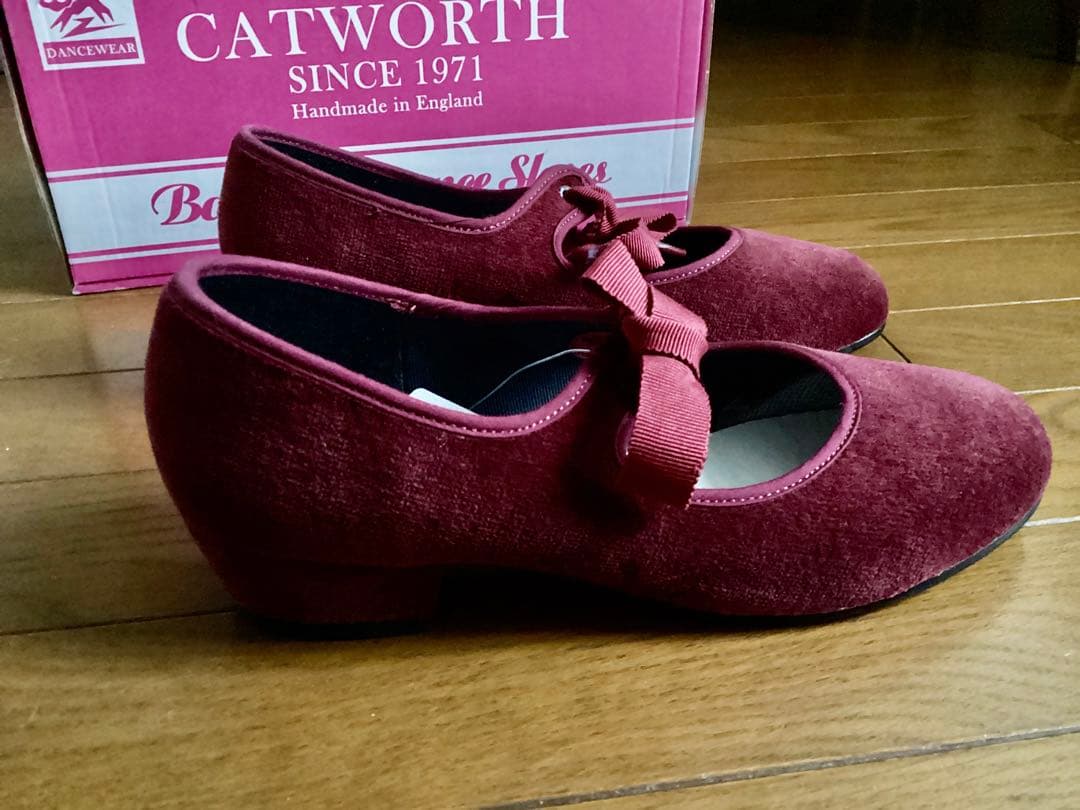 カットワース　23.5前後(英:4)　赤ダンスシューズ(外履き可)
