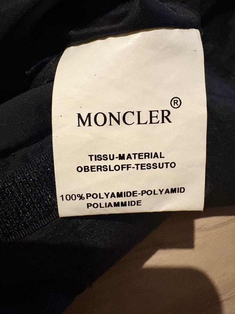 大売り出し！MONCLER ブラック リバーシブルダウンベスト フード付き