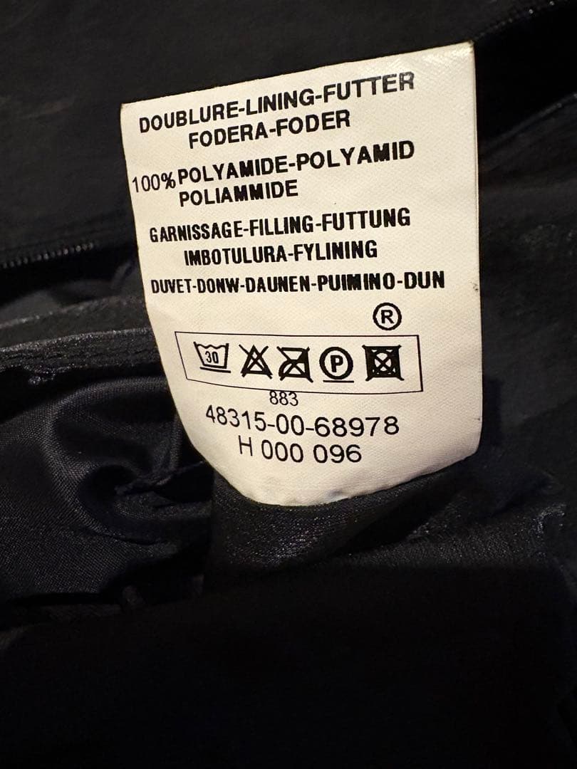 大売り出し！MONCLER ブラック リバーシブルダウンベスト フード付き