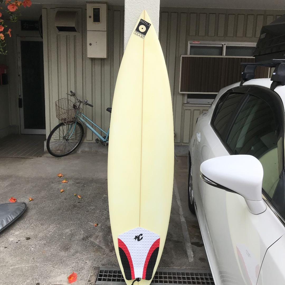 RexMarchal サーフボード　ショート　フィン、リーシュコード付き