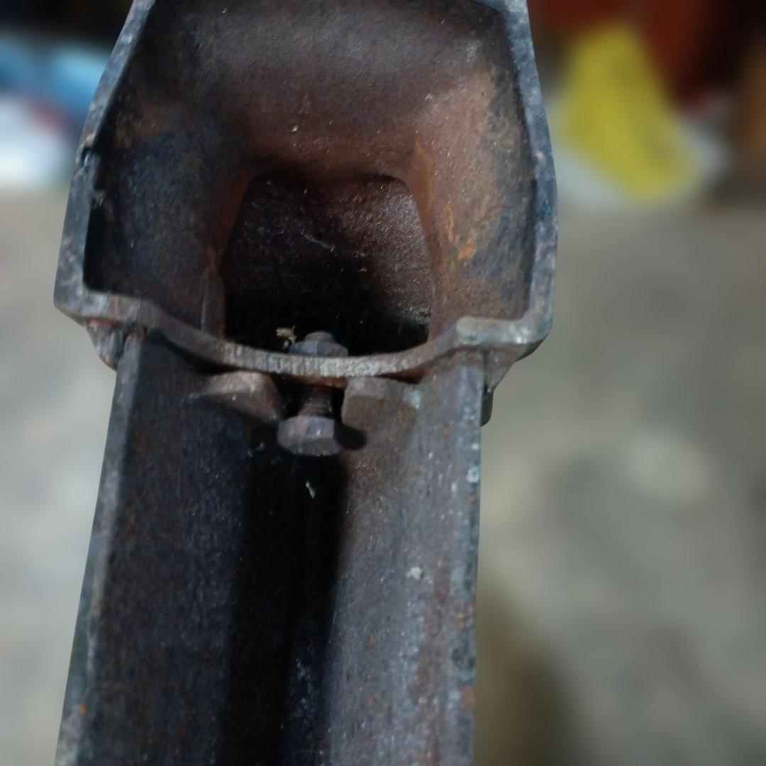 5107）ヴィンテージ　鋳鉄製のファイヤードッグ　ファイアドッグ　暖炉用品