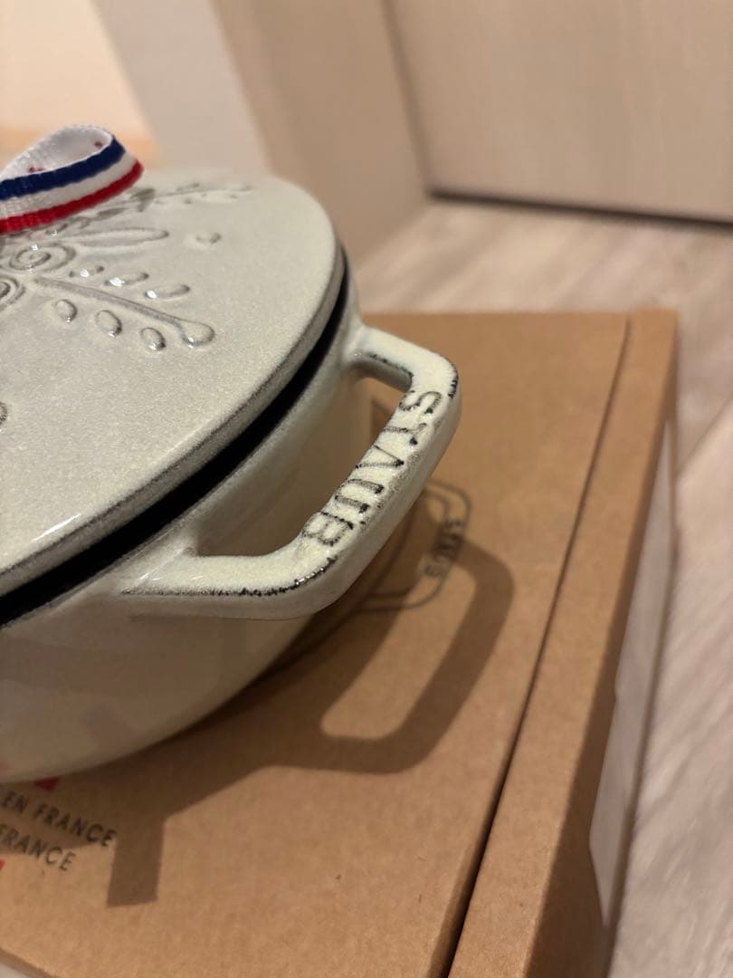 STAUB ココットラウンド＆ Wa-NABE スノーフレークセット