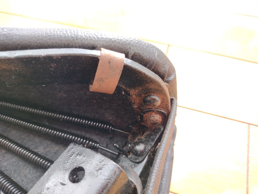 ロイヤルエンフィールド　LYCETT製ソロシート