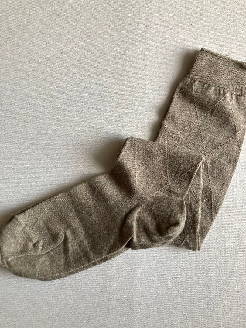 マーガレットハウエル　ベージュ ダイヤモンドパターン ソックス