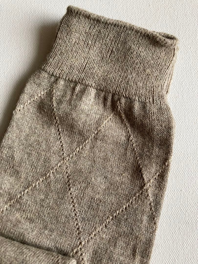 マーガレットハウエル　ベージュ ダイヤモンドパターン ソックス