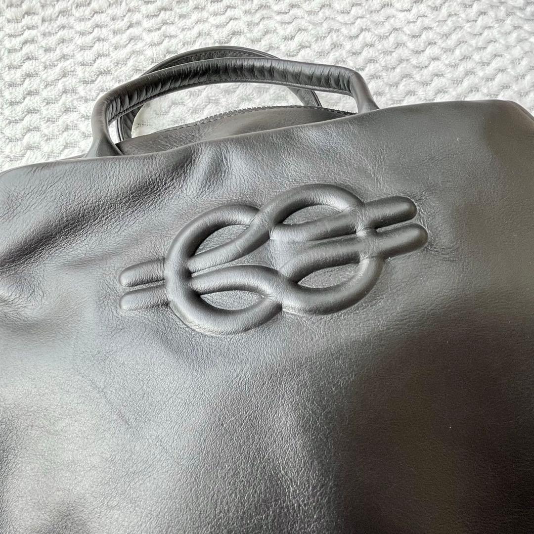 イアパピヨネ 本革 ショルダー付き 2way エンボスボストンバッグ ブラック