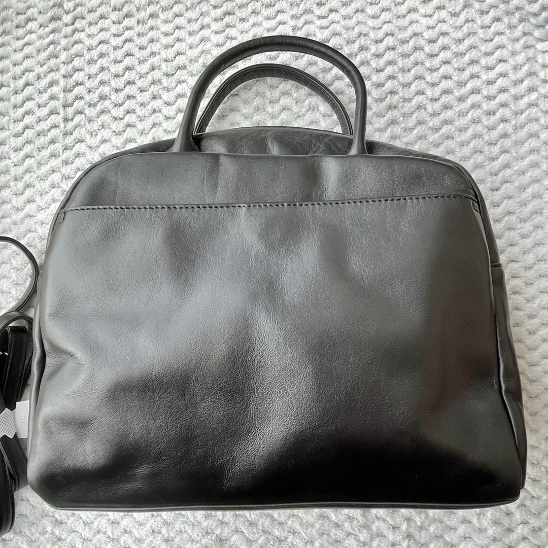 イアパピヨネ 本革 ショルダー付き 2way エンボスボストンバッグ ブラック