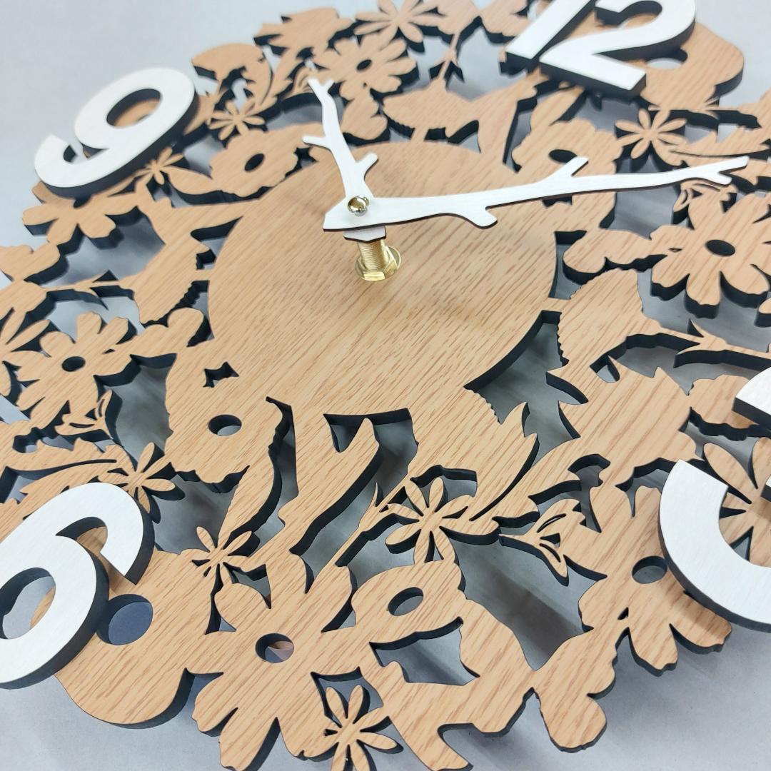 【限定値下げ3000円引き】北欧風　立体的な森の鳥や花柄木製掛け時計　静音タイプ