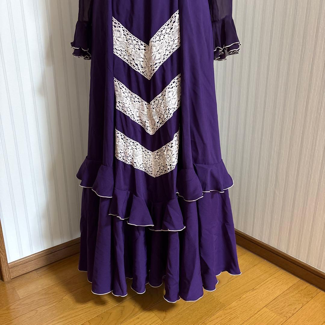 フラメンコ衣装　ドレス　レース装飾付き