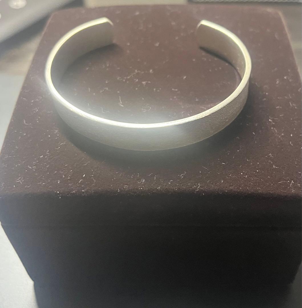 スーマンダックワ Sandblast Cuff