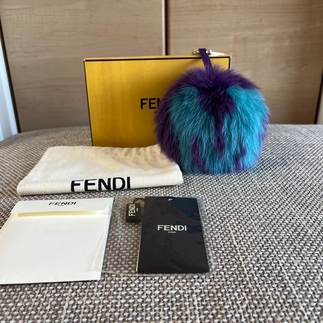 FENDI ポンポンチャーム