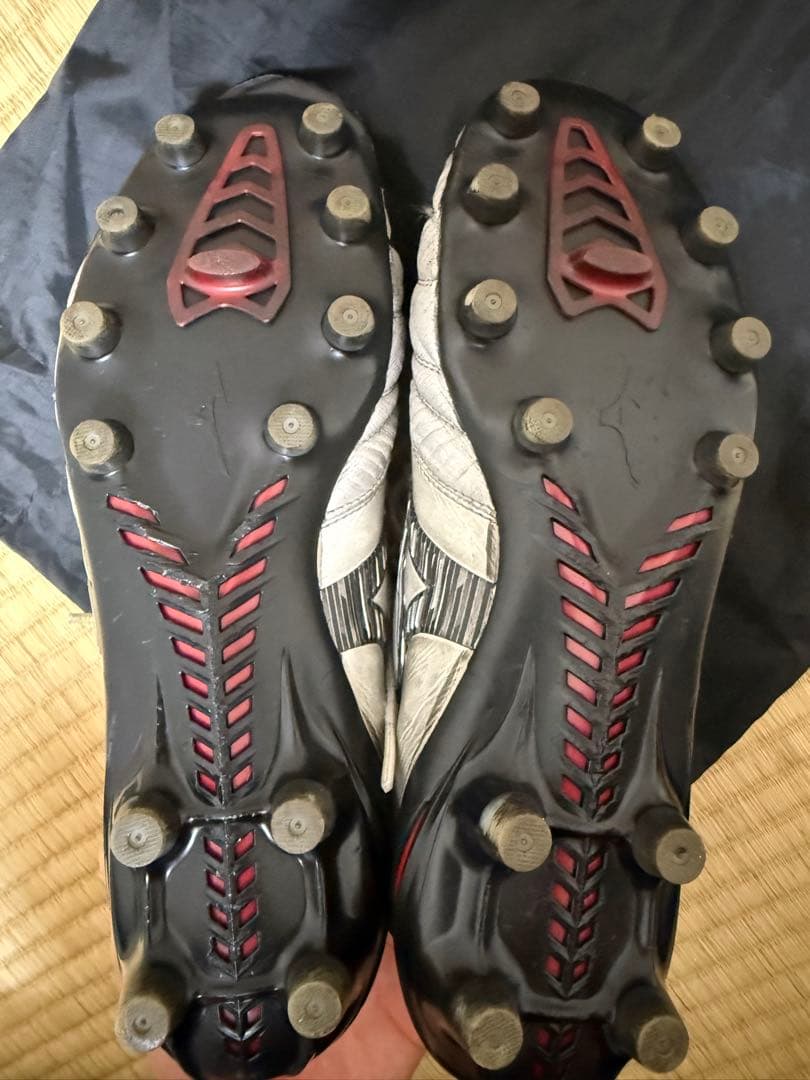 サッカースパイクモレリアネオ4 26cm