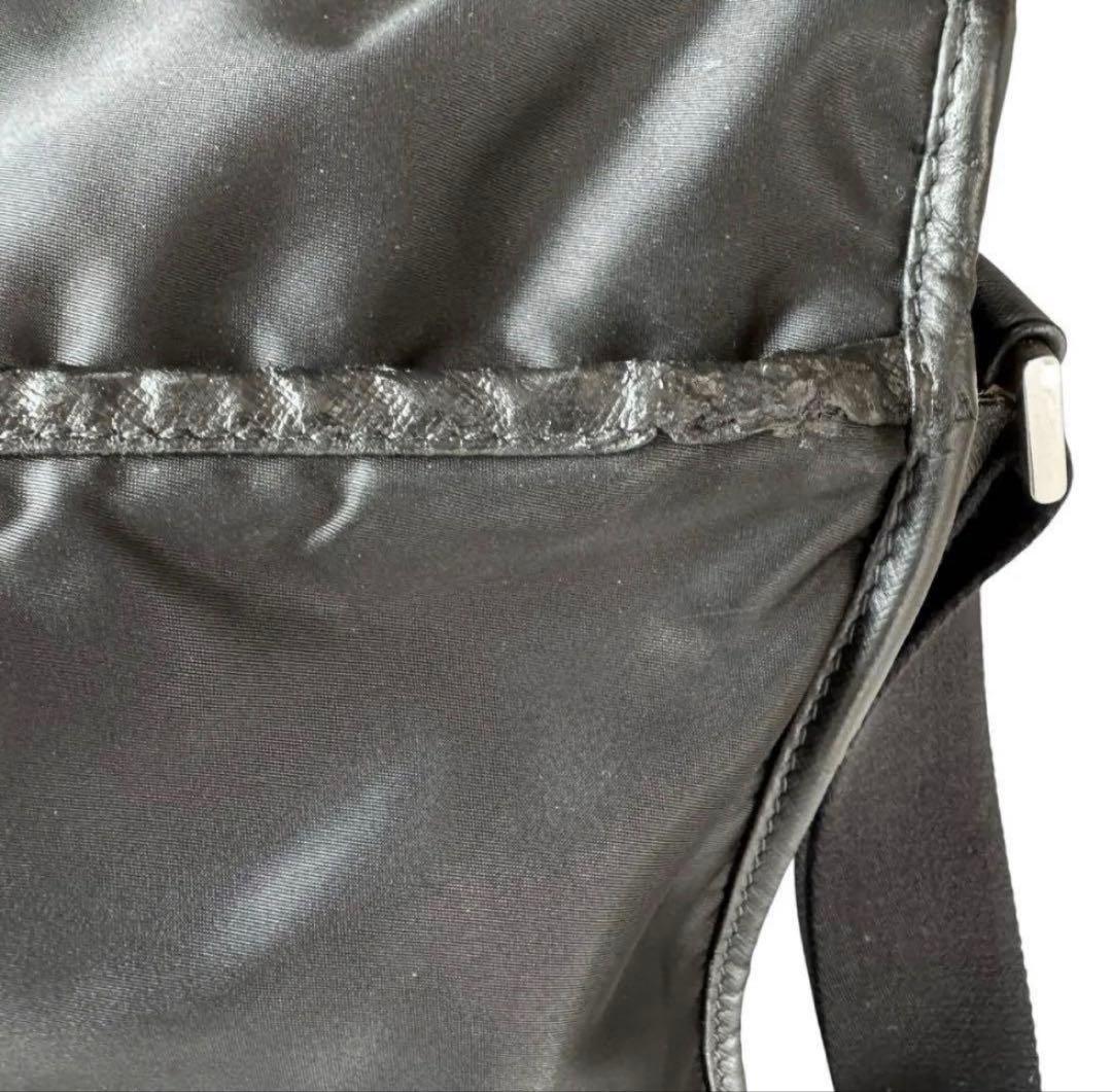 プラダ メッセンジャーバッグ　ショルダー　黒