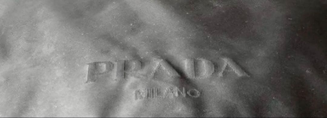 プラダ メッセンジャーバッグ　ショルダー　黒