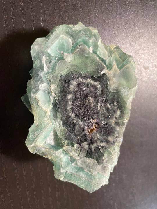 グリーンフローライト原石　パワーストーン