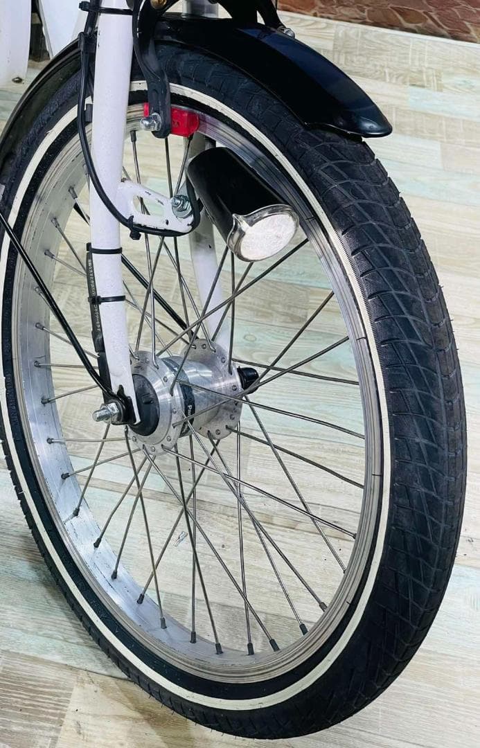 超破格 No1モデル ギュット アクティブホワイト　電動アシストY1818