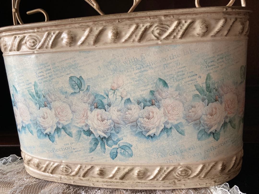 薔薇ピンク＆シャンパンGOLDアイアンとブリキのハンガーバスケットアンティーク調