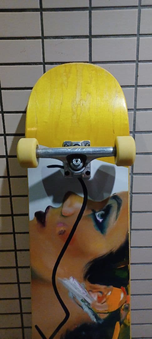 REAL スケートボード　コンプリート　SPITFIRE デッキ　ウィール