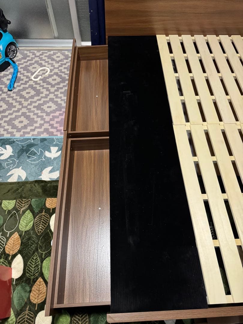 設置も込み　Iwanaga クイーンサイズ　スピリッツ　収納付きベッドフレーム（