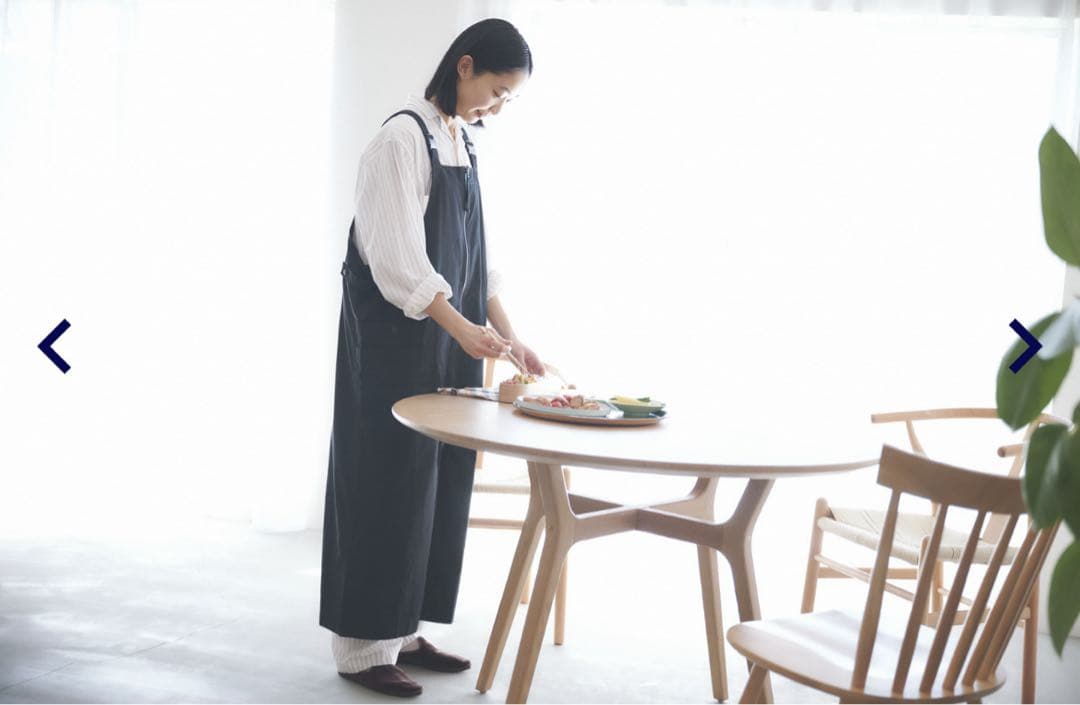 新品タグ付き☆匿名発送　Mサイズ　ほぼ日展　飯島奈美さん　ジップエプロン　レリル