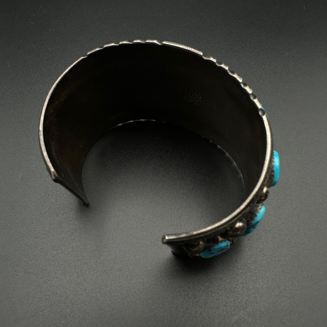 Navajo  Mooreキングマン　ナゲットターコイズ　バングル