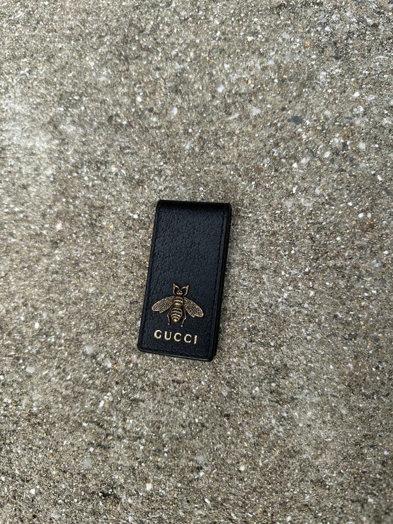 最終値下げ！美品　GUCCI ビー マネークリップ