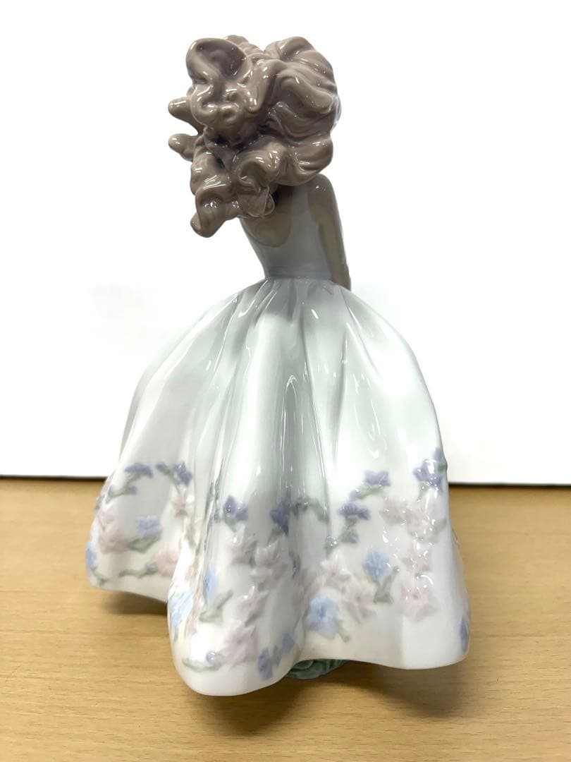 リヤドロ フィギュリン フラワーガーデン 少女　美品