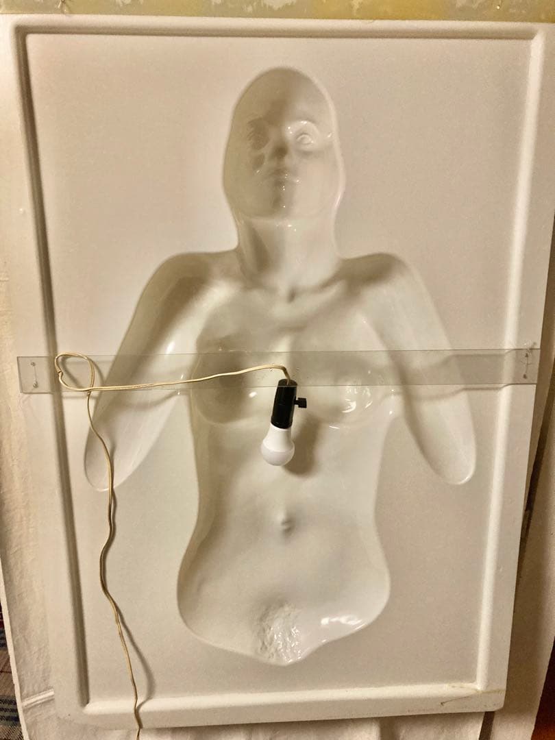 POP DESIGN 壁掛けランプ(等身大ヌ-ド)