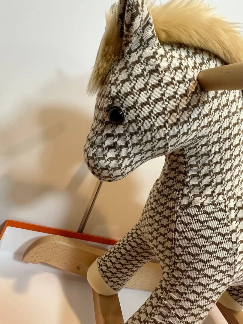 新品エルメス エルミー 遊び道具 揺り木馬　おもちゃ　エトゥープ ベージュ