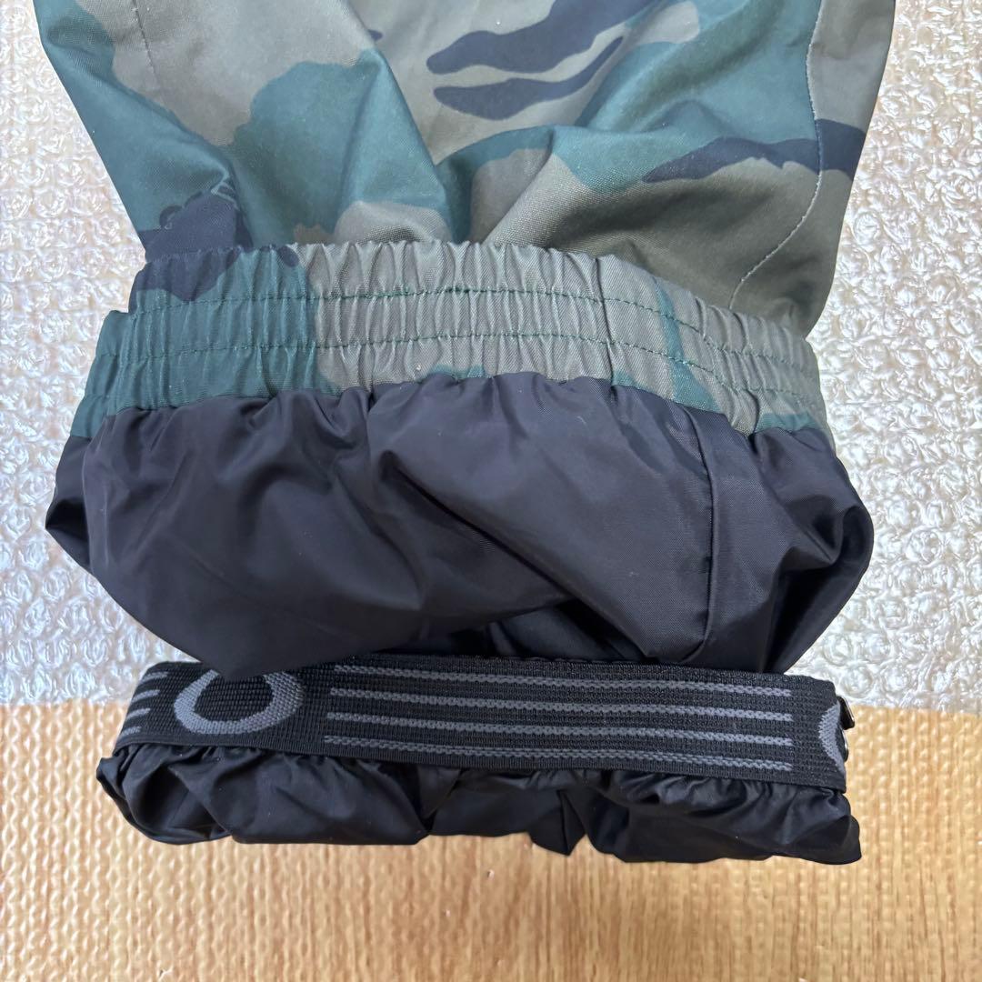 美品　オークリーOakley ビブパンツ　迷彩柄 XLスノーボードウェア　スキー