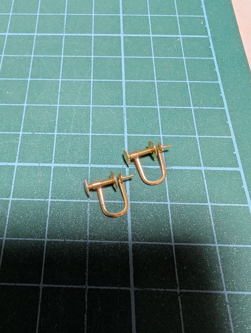 k18イヤリング 0.9g素材