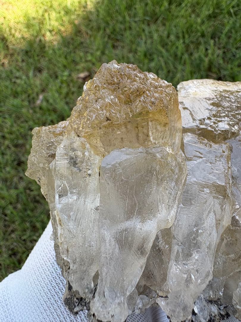 【匿名発送】1 kgオーバー 蝕像水晶（ゴールデンヒーラー）