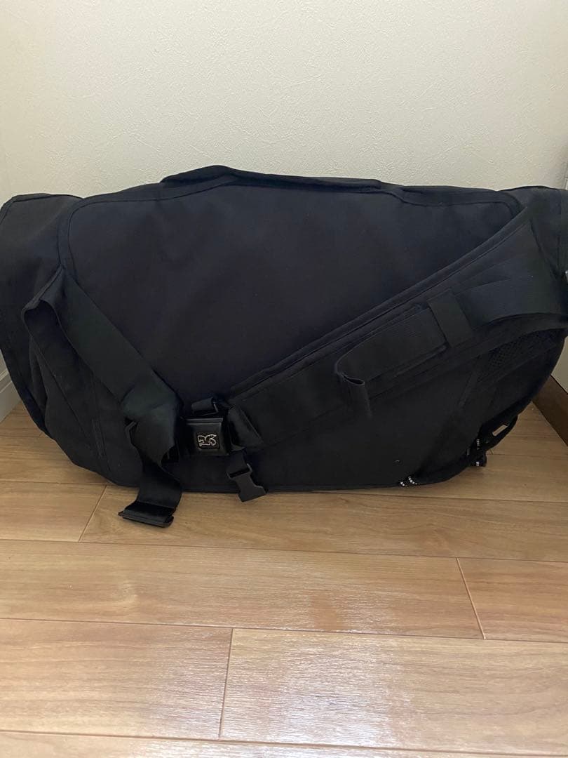 黒 メッセンジャーバッグ