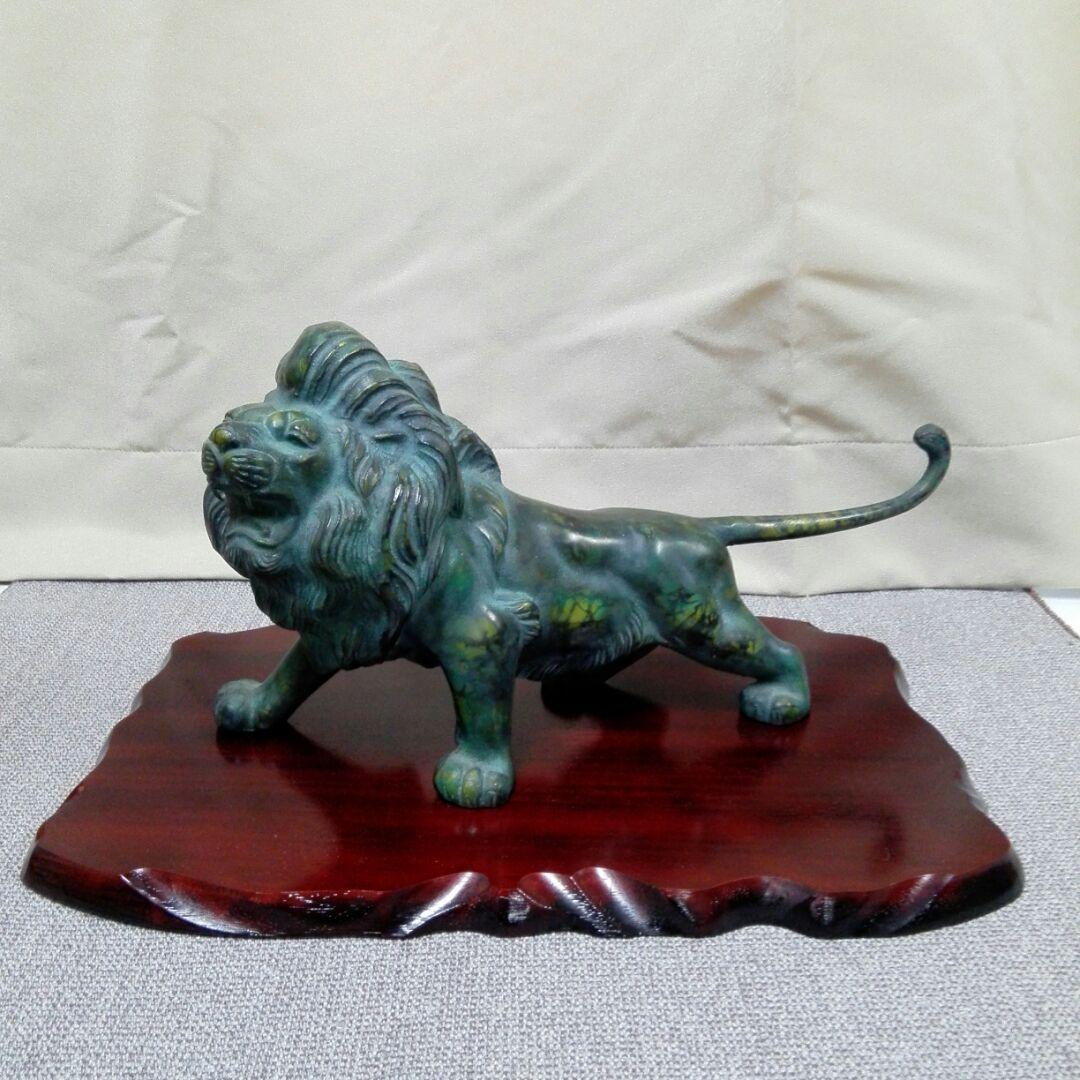 ライオン置物