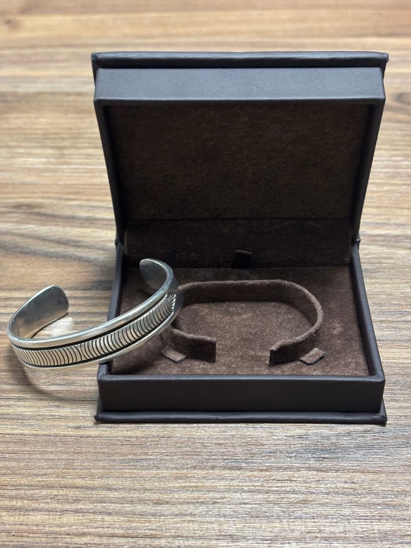 ブルースモーガン　ダブルスタンプワーク バングル