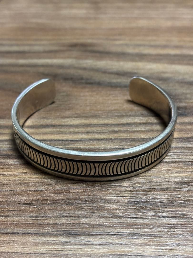 ブルースモーガン　ダブルスタンプワーク バングル