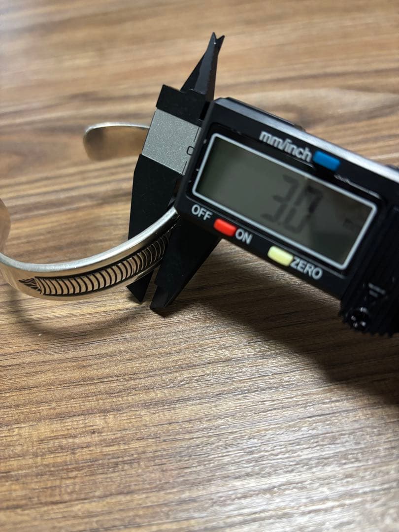 ブルースモーガン　ダブルスタンプワーク バングル