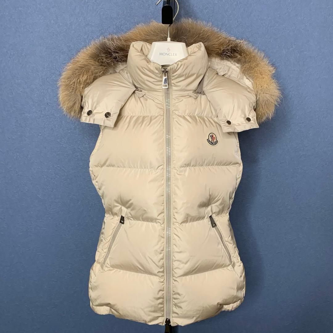 【超美品】モンクレール　 GALLINULE ファーベスト1 ベージュ5D119